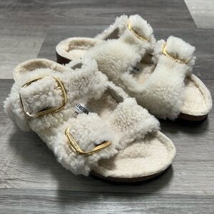 NWOT Birkenstock Sherpa Arizona Sandals